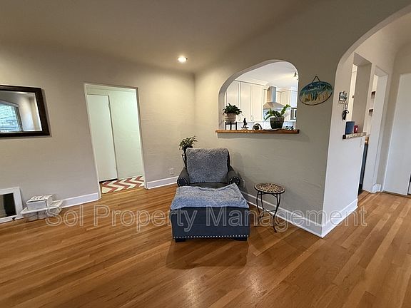 5th image of 722 Marnell Ave