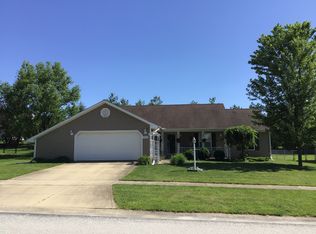 3134 Cobblestone Ln, Danville, IL 61832
