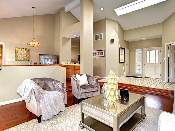 4th image of 6028 Starwood Dr