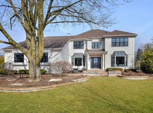 75 Hawkins Cir, Wheaton, IL 60189