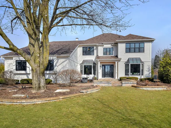 75 Hawkins Cir, Wheaton, IL 60189