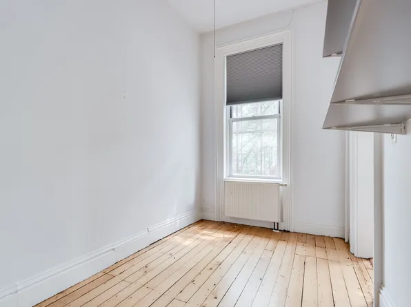 445 Grand Street image 14 of 28