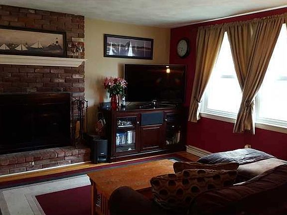 2nd image of 137 Himes St
