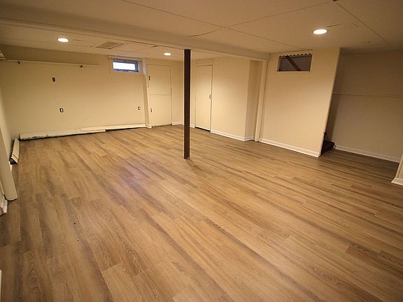 3rd image of 317 Lacey Dr