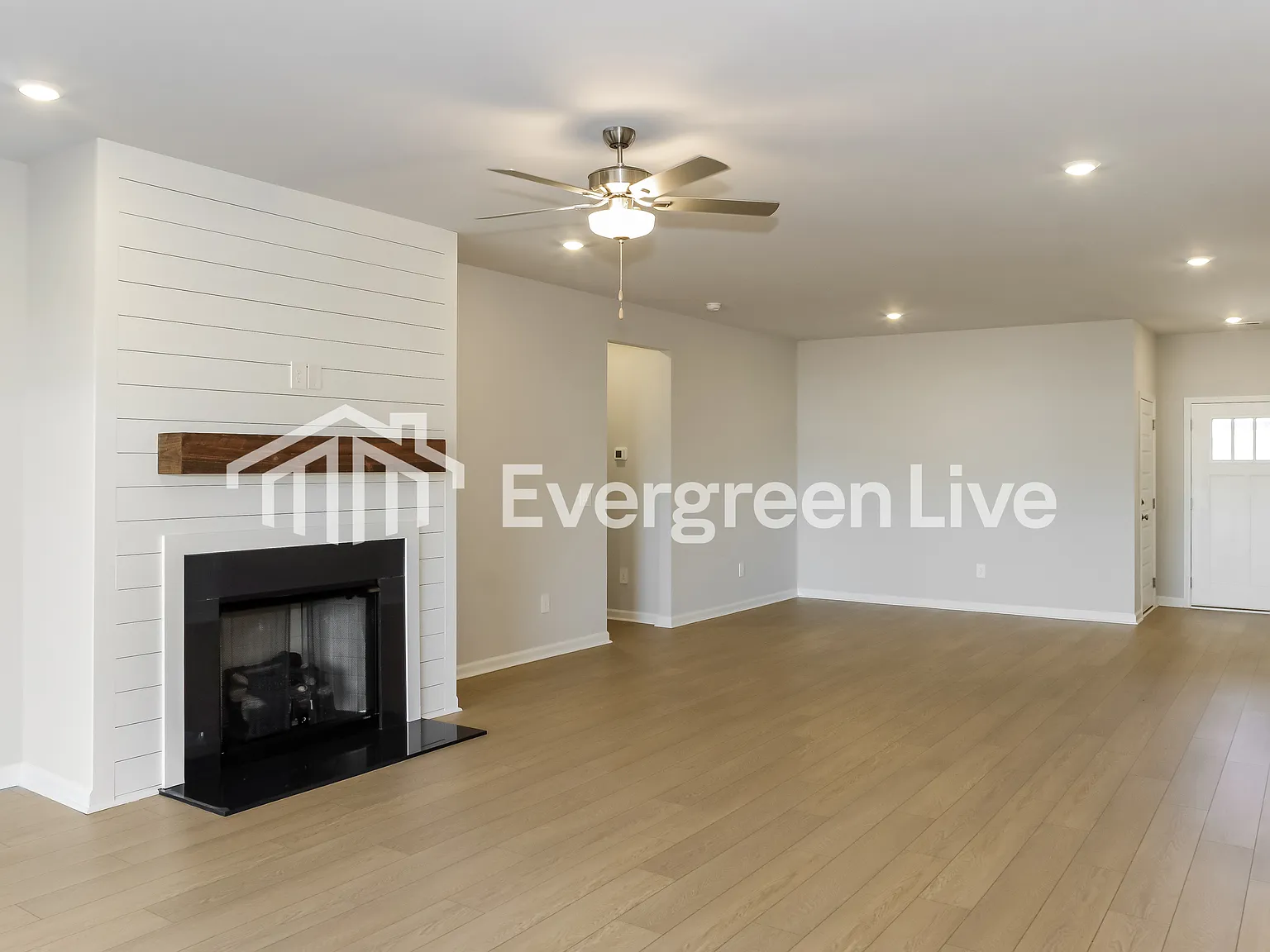 4 bed, 3.0 bath, 2226 sqft, $2,030 — Photo 2