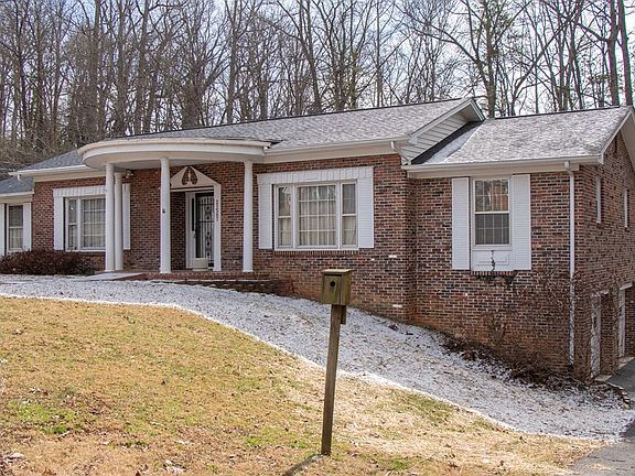 3rd image of 21587 Plantation Rd