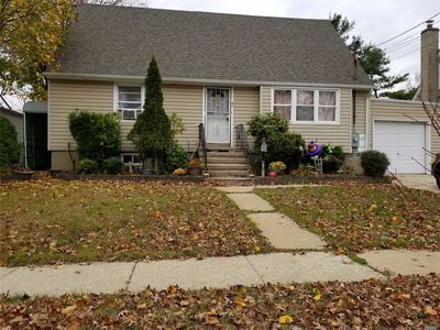 82 Philadelphia Ave, Massapequa Park, NY, 11762