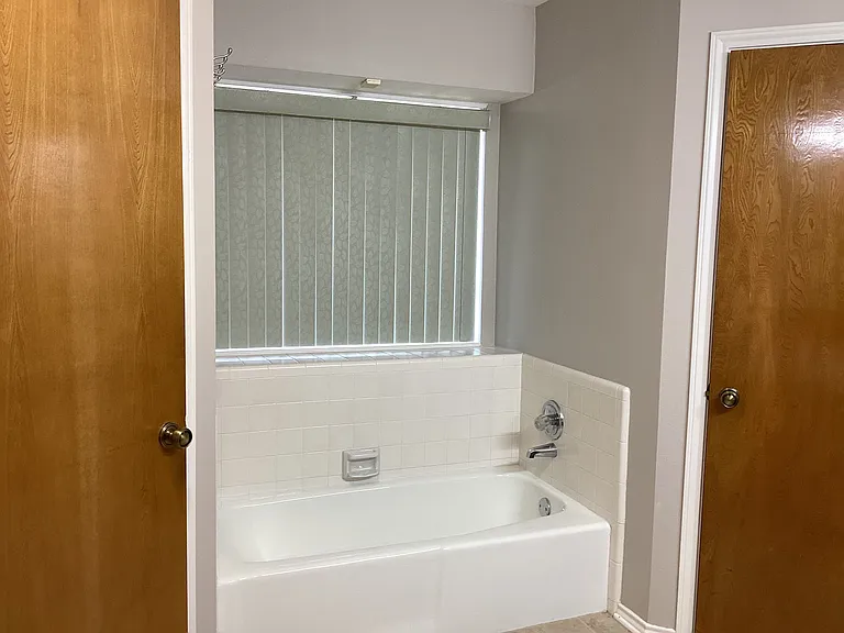 2841 Southridge Dr — Photo 18