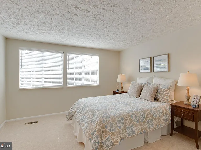 8035 Tyson Oaks Cir — Photo 9