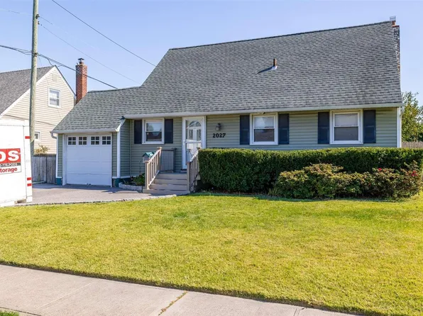 2027 Paddock Road, Seaford, NY 11783
