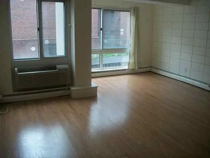 872 Massachusetts Ave — Photo 2