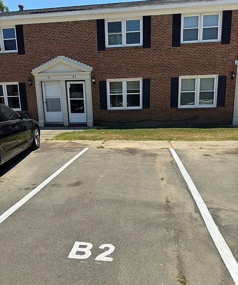 305 Rountree St W #B2 — Photo 2