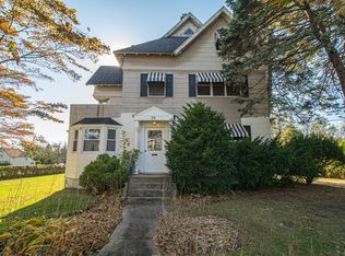 36 Maple Ave, Bay Shore, NY 11706