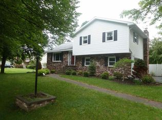 610 Swaggertown Rd, Glenville, NY 12302