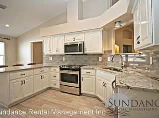 2030 Fountainview Dr, Navarre, FL 32566