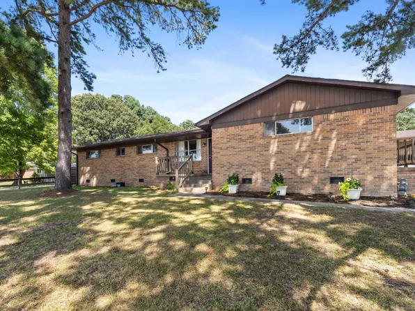 1821 E Lakeview, Benton, AR 72015