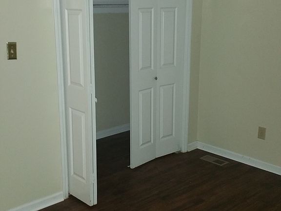 5th image of 1706 Village Lake Dr
