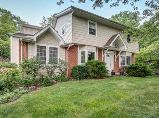 788 Elm Dr, Sharon, OH 43235