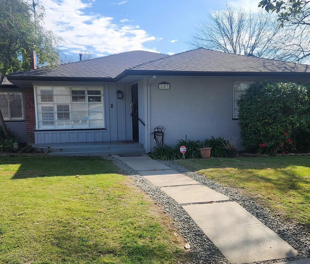 243 W Fountain Way photo 1