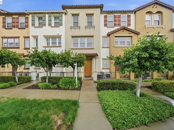 1012 Martin Luther King Dr, Hayward, CA 94541