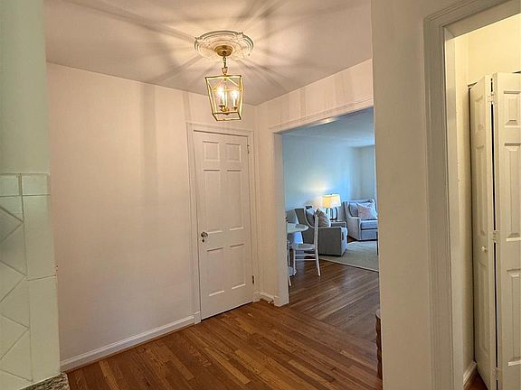 3rd image of 105 S Laurel Ave APT 92-B