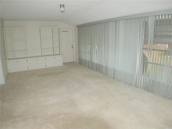 4th image of 610 Fox Hills Dr