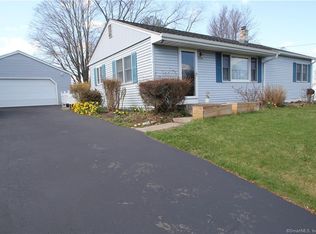 6 Jodry St, Quaker Hill, CT 06375