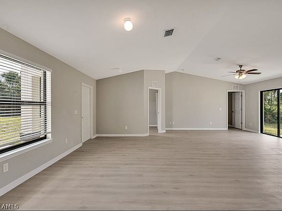 3rd image of 825 Foxtail St