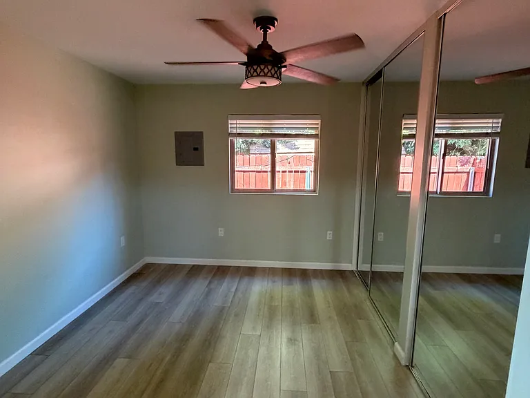 5025 College Ave — Photo 12