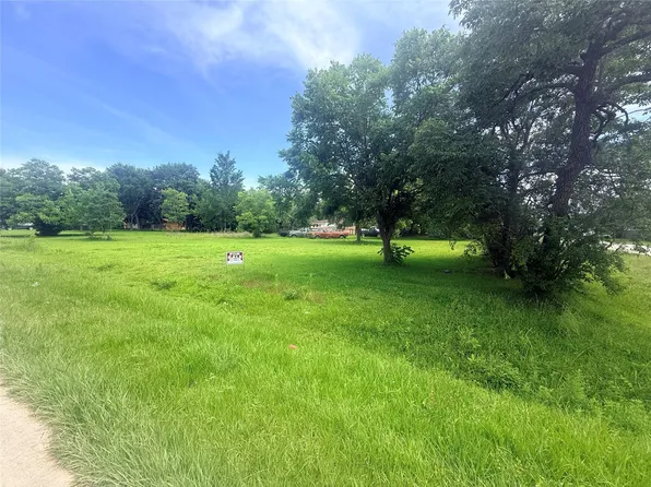 3307 Texas Ave, Dickinson, TX 77539