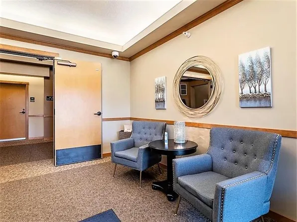 1070 Grandview Ct NE APT 303, Columbia Heights, MN 55421