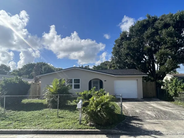 1581 W 34th Street, Riviera Beach, FL 33404