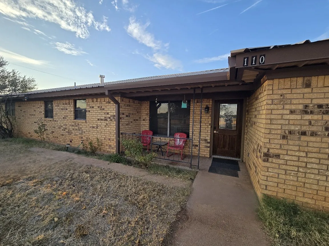 3 bed, 2000 sqft, $6,000 — Photo 1