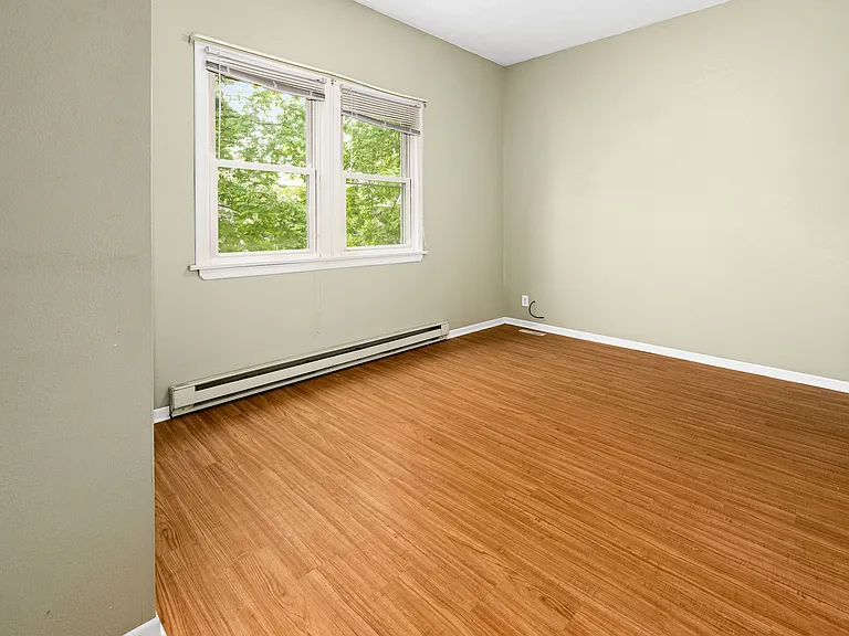 315 N 14th Ave E #1 — Photo 6