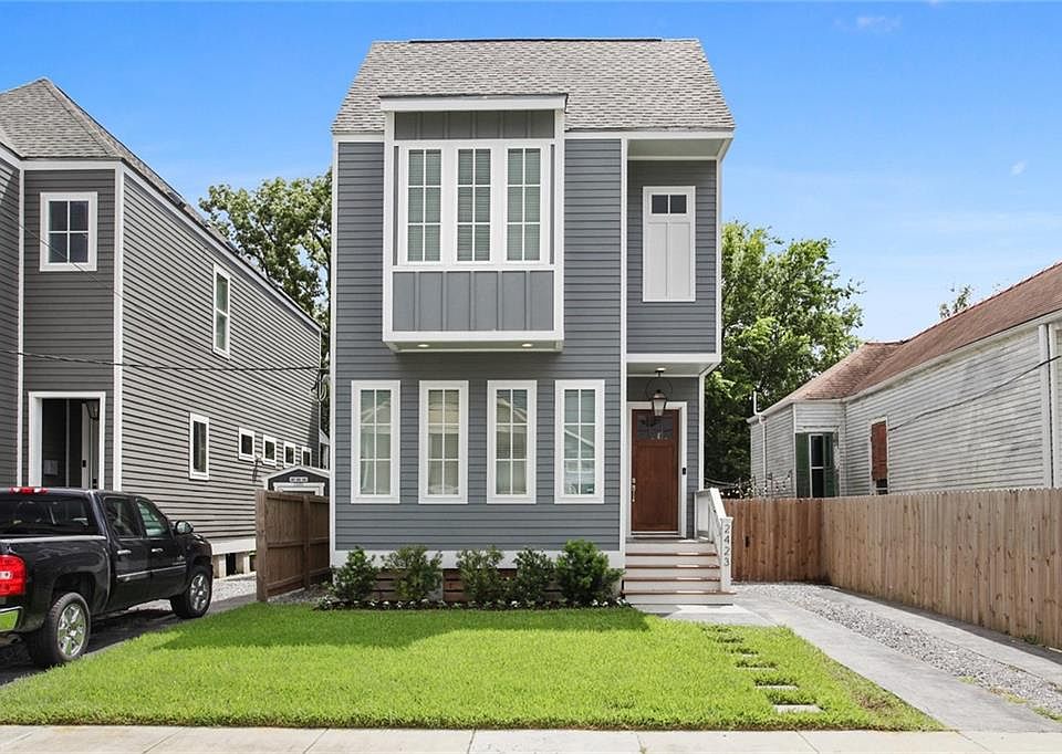 1st image of 2423 Amelia St