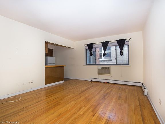 2nd image of 409 W Barry Ave #521