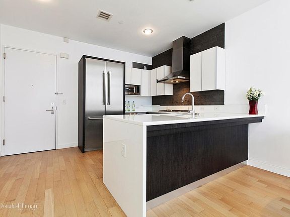 3rd image of 247 W 46th St APT 306