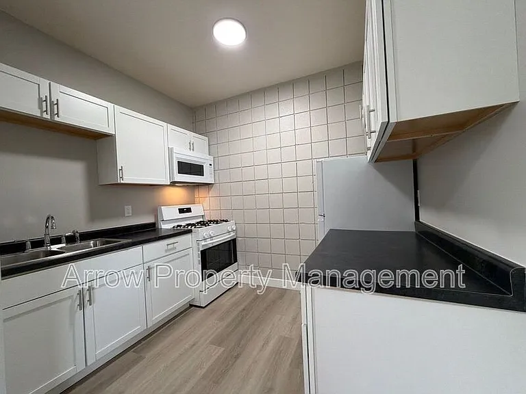 867 N 26th St #107 — Photo 2