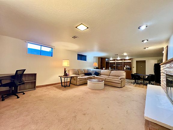 4th image of 545 Sunrise Blvd N #1