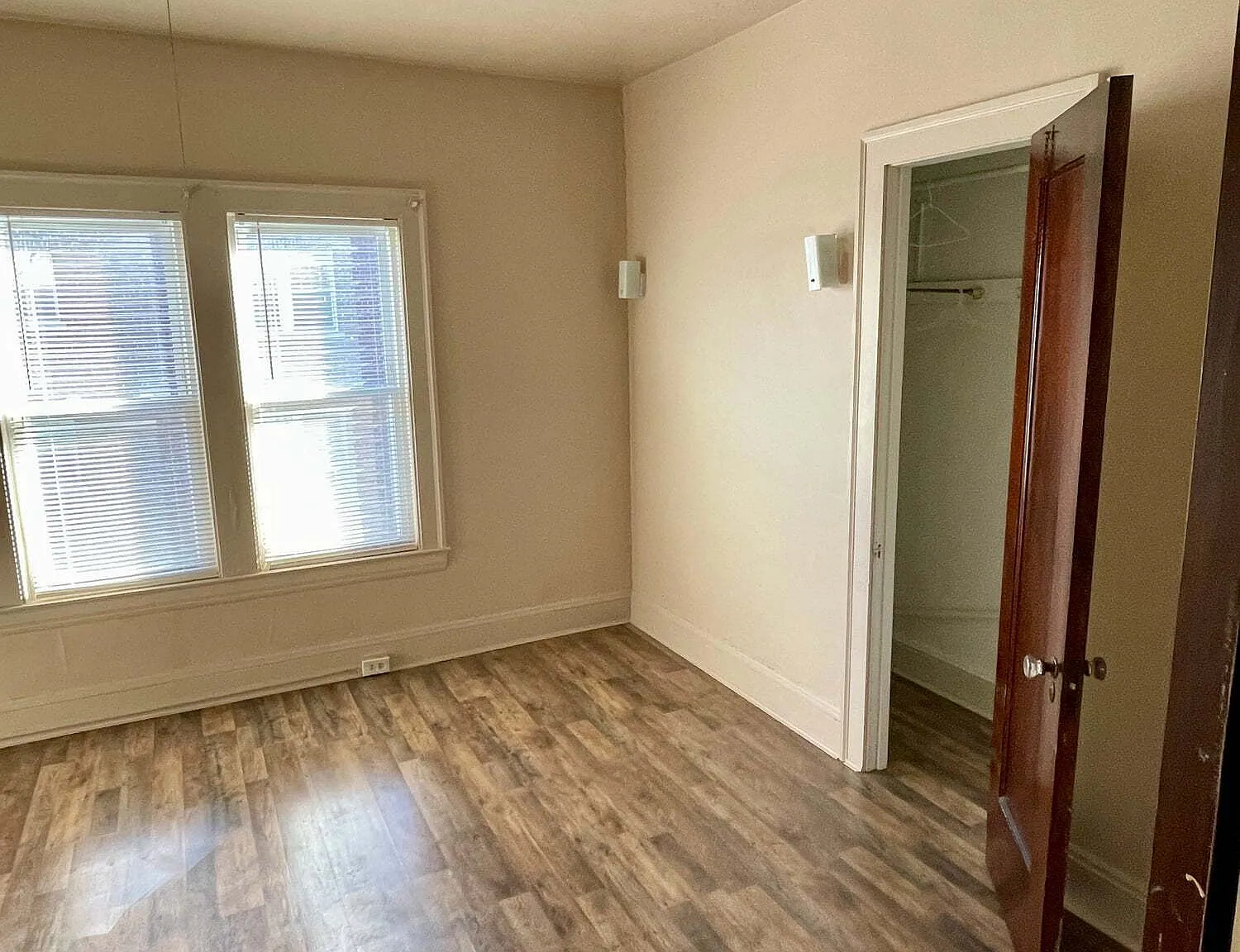 3 bed, 1500 sqft, $1,375 — Photo 2