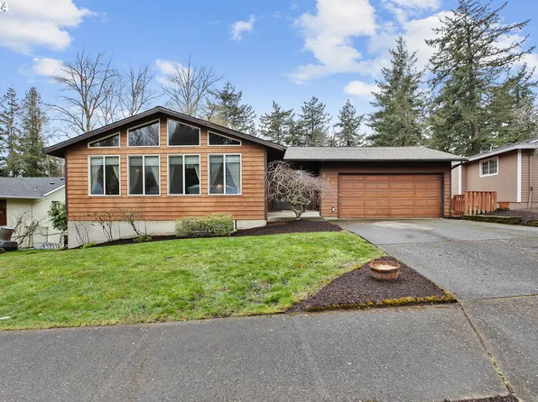 321 NE Scott Dr, Gresham, OR 97030