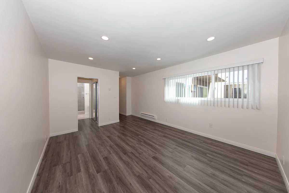 Main Bedroom - 1833 Westholme Ave #201