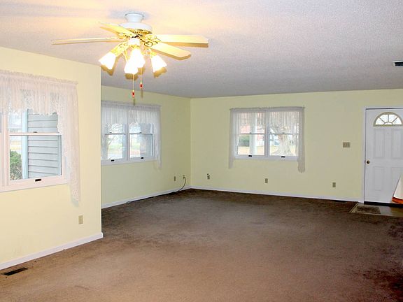 4th image of 119 College Ave