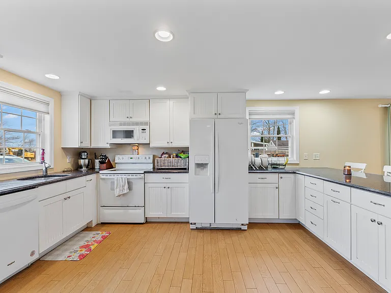 60 Merrifield Ct — Photo 5