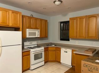 402 19th St #2, Brooklyn, NY 11215