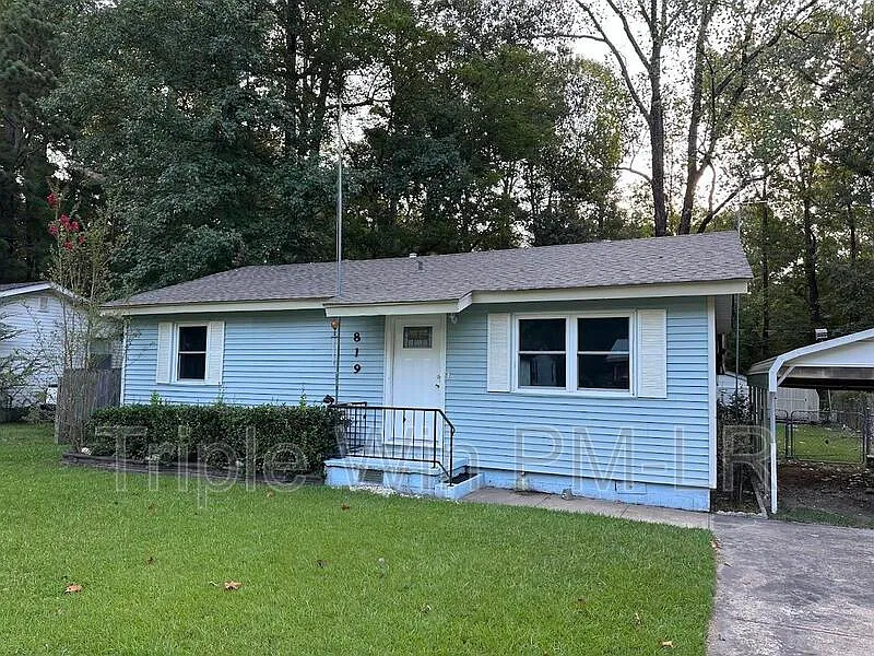 819 Edgehill Dr