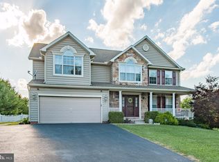 5 Marfield Cir, Hanover, PA 17331