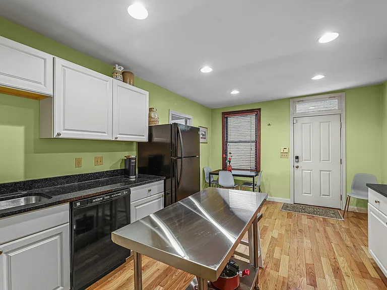 804 Main St — Photo 11