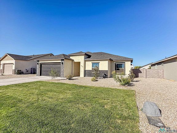 2nd image of 3725 Sapphire Dr