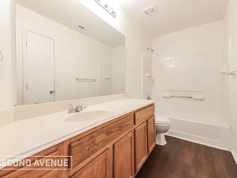 925 Warbler — Photo 15